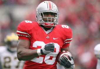 COLUMBUS, OH - NOVEMBER 22: Chris Wells #28 of the Ohio State Buckeyes carries the ball during the Big Ten Conference game against the Michigan Wolverines at Ohio Stadium on November 22, 2008 in Columbus, Ohio.  (Photo by Andy Lyons/Getty Images)