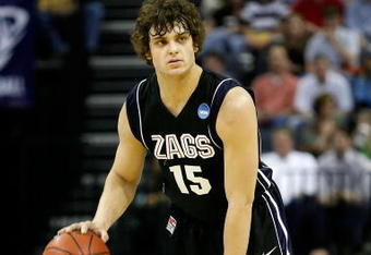 MEMPHIS, TN - MARCH 27:  Matt Bouldin #15 of the Gonzaga Bulldogs moves the ball against the North Carolina Tar Heels during the NCAA Men's Basketball Tournament South Regionals at the FedExForum on March 27, 2009 in Memphis, Tennessee.  (Photo by Joe Murphy/Getty Images)