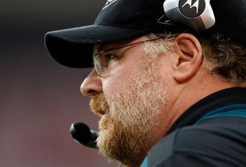 GLENDALE, AZ - JANUARY 18:  Head coach Andy Reid of the Philadelphia Eagles looks on during the NFC championship game against the Arizona Cardinals on January 18, 2009 at University of Phoenix Stadium in Glendale, Arizona.  (Photo by Jamie Squire/Getty Images)