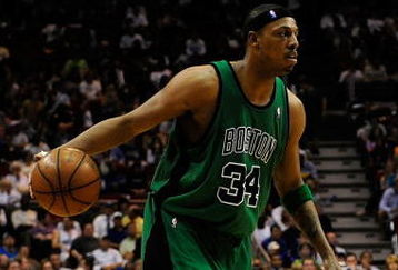 ORLANDO, FL - MARCH 25:  Paul Pierce #34 of the Boston Celtics sets up a play in a game against the Orlando Magic on March 25, 2009 at Amway Arena in Orlando, Florida.  NOTE TO USER: User expressly acknowledges and agrees that, by downloading and/or using this Photograph, user is consenting to the terms and conditions of the Getty Images License Agreement.  (Photo by Sam Greenwood/Getty Images)