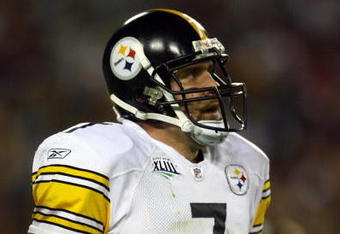 TAMPA, FL - FEBRUARY 01:  Quarterback Ben Roethlisberger #7 of the Pittsburgh Steelers looks on against the Arizona Cardinals during Super Bowl XLIII on February 1, 2009 at Raymond James Stadium in Tampa, Florida.  (Photo by Jamie Squire/Getty Images)