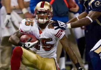 ST. LOUIS, MO - DECEMBER 21: Tarell Brown #25 of the San Francisco 49ers takes a knee to end the game after intercepting a pass intended for Donnie Avery #17 of the St. Louis Rams at the Edward Jones Dome on December 21, 2008 in St. Louis, Missouri.  The 49ers beat the Rams 17-16.  (Photo by Dilip Vishwanat/Getty Images)