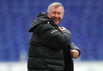 PORTO, PORTUGAL - APRIL 14:  Manager Sir Alex Ferguson looks on during the Manchester United Training Session prior to their UEFA Champions League Quarter Final second leg match with FC Porto at the Estadio do Dragao on April 14, 2009 in Porto, Portugal.  (Photo by Shaun Botterill/Getty Images)