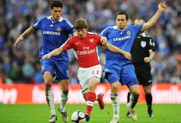 LONDON - APRIL 18:  Andrei Arshavin of Arsenal  takes on Frank Lampard and Michael Ballack of Chelsea during the FA Cup sponsored by E.ON Semi Final match between Arsenal and Chelsea at Wembley Stadium on April 18, 2009 in London, England.  (Photo by Shaun Botterill/Getty Images)