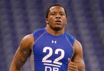 INDIANAPOLIS, IN - FEBRUARY 24:  Defensive back Stephen Hodge of Texas Christian runs the 40 yard dash during the NFL Scouting Combine presented by Under Armour at Lucas Oil Stadium on February 24, 2009 in Indianapolis, Indiana. (Photo by Scott Boehm/Getty Images)