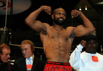 NEW YORK - NOVEMBER 07:  Roy Jones Jr. steps on the scale during his weigh in at Madison Square Garden on November 7, 2008 in New York City. Jones Jr. will face Joe Calzaghe in the 'Battle of the Superpowers' on November 8 at Madison Square Garden in New York City.  (Photo by Jarrett Baker/Getty Images)