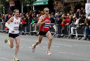 NEW YORK - NOVEMBER 02:  Runners make their way up First Avenue during the 2008 New York City Marathon on November 2, 2008 in New York City.  (Photo by Jarrett Baker/Getty Images)
