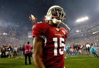 TAMPA, FL - FEBRUARY 01:  Wide receiver Steve Breaston #15 of the Arizona Cardinals walksoff the field dejected after the Cardinals lost 27-23 to the Pittsburgh Steelers during Super Bowl XLIII on February 1, 2009 at Raymond James Stadium in Tampa, Florida.  (Photo by Chris Graythen/Getty Images)