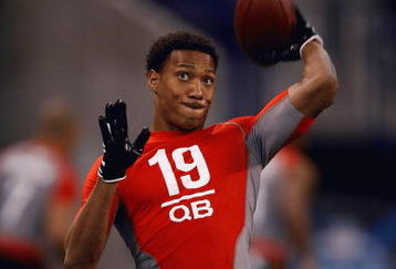 INDIANAPOLIS, IN - FEBRUARY 22:  Quarterback Pat White of West Virginia passes the football during the NFL Scouting Combine presented by Under Armour at Lucas Oil Stadium on February 22, 2009 in Indianapolis, Indiana. (Photo by Scott Boehm/Getty Images)