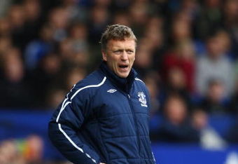 LIVERPOOL, UNITED KINGDOM - MARCH 14:  Everton's manager David Moyes looks on during the Barclays Premier League match between Everton and Stoke at Goodison Park on March 14, 2009 in Liverpool, England.  (Photo by Julian Finney/Getty Images)