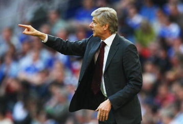 LONDON - APRIL 18:  Arsene Wenger manager of Arsenal gives instructions during the FA Cup sponsored by E.ON Semi Final match between Arsenal and Chelsea at Wembley Stadium on April 18, 2009 in London, England.  (Photo by Phil Cole/Getty Images)