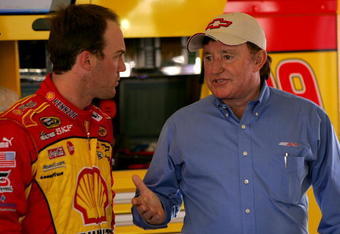 DAYTONA BEACH, FL - FEBRUARY 09:  Team owner Richard Childress speaks with Kevin Harvick, driver of the #29 Shell/Pennzoil Chevrolet, prior to practice for the Daytona 500 at Daytona International Speedway on February 9, 2008 in Daytona, Florida.  (Photo by Sam Greenwood/Getty Images for NASCAR)