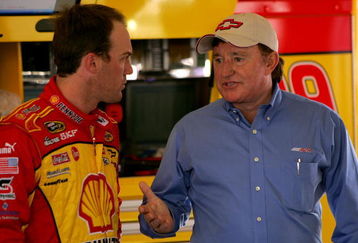 DAYTONA BEACH, FL - FEBRUARY 09:  Team owner Richard Childress speaks with Kevin Harvick, driver of the #29 Shell/Pennzoil Chevrolet, prior to practice for the Daytona 500 at Daytona International Speedway on February 9, 2008 in Daytona, Florida.  (Photo by Sam Greenwood/Getty Images for NASCAR)