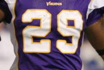 MINNEAPOLIS - DECEMBER 28:  Chester Taylor #29 of the Minnesota Vikings celebrates his first down run against the New York Giants on December 28, 2008 at the Hubert H. Humphrey Metrodome in Minneapolis, Minnesota. The Vikings defeated the Giants 20-19. (Photo by Elsa/Getty Images)