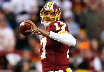 LANDOVER, MD - DECEMBER 21:  Quarterback Jason Campbell #17 of the Washington Redskins in action against the Philadelphia Eagles during the game on December 21, 2008 at FedEx Field in Landover, Maryland.  (Photo by Kevin C. Cox/Getty Images)