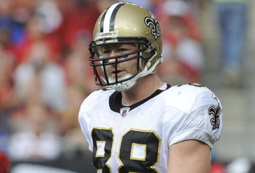 TAMPA, FL - NOVEMBER 30: Tight end Jeremy Shockey #88 of the New Orleans Saints sets for play against the Tampa Bay Buccaneers at Raymond James Stadium on November 30, 2008 in Tampa, Florida.  (Photo by Al Messerschmidt/Getty Images) 