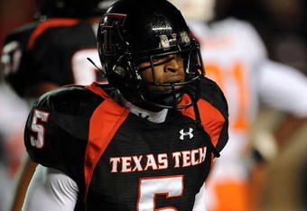 LUBBOCK, TX - NOVEMBER 08:  Wide receiver Michael Crabtree #5 of the Texas Tech Red Raiders during play against the Oklahoma State Cowboys at Jones AT&T Stadium on November 8, 2008 in Lubbock, Texas.  (Photo by Ronald Martinez/Getty Images)