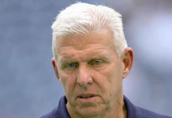 DALLAS - AUGUST 31: Head coach Bill Parcells of the Dallas Cowboys looks on before the preseason game against the Minnesota Vikings on August 31, 2006 at Texas Stadium in Dallas, Texas. (Photo by Ronald Martinez/Getty Images)    