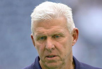 DALLAS - AUGUST 31: Head coach Bill Parcells of the Dallas Cowboys looks on before the preseason game against the Minnesota Vikings on August 31, 2006 at Texas Stadium in Dallas, Texas. (Photo by Ronald Martinez/Getty Images)    