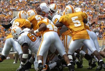 0418utfootball15_asb_t600_feature