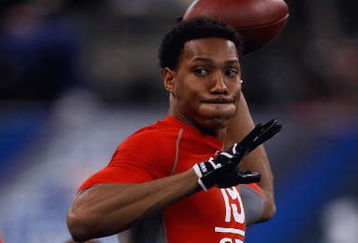 INDIANAPOLIS, IN - FEBRUARY 22:  Quarterback Pat White of West Virginia passes the football during the NFL Scouting Combine presented by Under Armour at Lucas Oil Stadium on February 22, 2009 in Indianapolis, Indiana. (Photo by Scott Boehm/Getty Images)