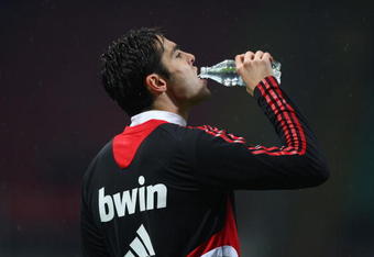MILAN, ITALY - FEBRUARY 07:  Kaka of Milan during the Serie A match between AC Milan and Reggina at the San Siro stadium on February 7, 2009 in Milan,Italy.  (Photo by Michael Steele/Getty Images)