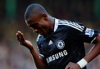 LONDON, ENGLAND - APRIL 25:  Salomon Kalou of Chelsea celebrates scoring his team's first goal during the Barclays Premier League match between West Ham United and Chelsea at Upton Park on April 25, 2009 in London, England.  (Photo by Mike Hewitt/Getty Images)