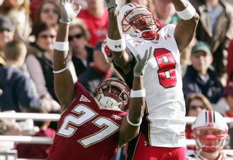 CHESTNUT HILL, MA - NOVEMBER 18: DeJuan Tribble #27 of the Boston College Eagles breaks up a pass intended for Darrius Heyward-Bey #8 of the Maryland Terrapins on November 18, 2006 at Alumni Stadium in Chestnut Hill, Massachusetts. (Photo by Elsa/Getty Images)