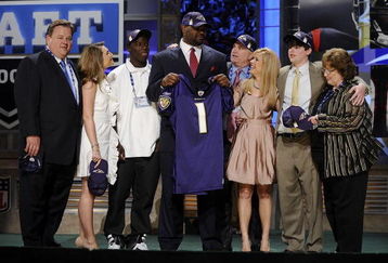 NEW YORK - APRIL 25:  Baltimore Ravens #23 draft pick Michael Oher poses for a photograph with his family at Radio City Music Hall for the 2009 NFL Draft on April 25, 2009 in New York City  (Photo by Jeff Zelevansky/Getty Images)