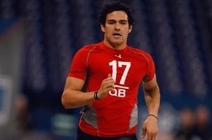 INDIANAPOLIS, IN - FEBRUARY 22:  Quarterback Mark Sanchez of USC runs the 40 yard dash during the NFL Scouting Combine presented by Under Armour at Lucas Oil Stadium on February 22, 2009 in Indianapolis, Indiana. (Photo by Scott Boehm/Getty Images)