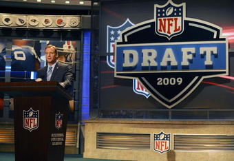 NEW YORK - APRIL 25:  NFL Commissioner Roger Goodell introduces Detroit Lions #1 draft pick Matthew Stafford at Radio City Music Hall for the 2009 NFL Draft on April 25, 2009 in New York City  (Photo by Jeff Zelevansky/Getty Images)