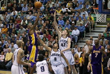 SALT LAKE CITY - APRIL 25: Kobe Bryant #24 of the Los Angeles Lakers shoots against Andrei Kirilenko #47 of the Utah Jazz in Game Four of the Western Conference Quarterfinals during the 2009 NBA Playoffs at Energy Solutions Arena on April 25, 2009 in Salt Lake City, Utah. NOTE TO USER: User expressly acknowledges and agrees that, by downloading and/or using this Photograph, user is consenting to the terms and conditions of the Getty Images License Agreement. Mandatory Copyright Notice: Copyright 2009 Getty Images (Photo by Otto Greule Jr/Getty Images)