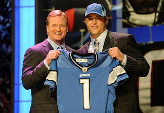 NEW YORK - APRIL 25:  NFL Commissioner Roger Goodell stands with Detroit Lions #1 draft pick Matthew Stafford at  Radio City Music Hall for the 2009 NFL Draft on April 25, 2009 in New York City  (Photo by Jeff Zelevansky/Getty Images)