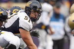 SEATTLE - NOVEMBER 17: Center Alex Mack #51 of the California Golden Bears hikes the ball during the game against the Washington Huskies at Husky Stadium November 17, 2007 in Seattle, Washington. (Photo by Otto Greule Jr/Getty Images)