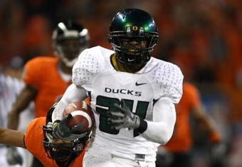 CORVALLIS, OR - NOVEMBER 29:  Jeremiah Johnson #24 of the Oregon Ducks runs for an 83 yard touchdown in the 2nd quarter against the Oregon State Beavers at Reser Stadium on November 29, 2008 in Corvalis, Oregon.  (Photo by Jonathan Ferrey/Getty Images)