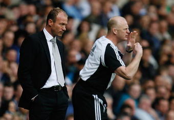 LONDON, ENGLAND - APRIL 19:  Manager Alan Shearer and Coach Iain Dowie of Newcastle United shout to their team during the Barclays Premier League match between Tottenham Hotspur and Newcastle United at White Hart Lane on April 19, 2009 in London, England.  (Photo by Paul Gilham/Getty Images)