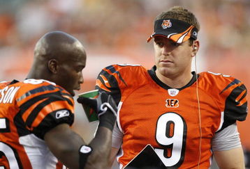 CINCINNATI - AUGUST 31:  Carson Palmer #9 and Chad Johnson #85 of the Cincinnati Bengals talk on the sideline during a NFL preseason game against the Indianapolis Colts on August 31, 2007 at Paul Brown Stadium in Cincinnati, Ohio. (Photo by Joe Robbins/Getty Images)