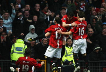 MANCHESTER, UNITED KINGDOM - APRIL 13:  Owen Hargreaves of Manchester United celebrates scoring his teams 2nd goal during the Barclays Premier League match between Manchester United and Arsenal at Old Trafford on April 13, 2008 in Manchester, England.  (Photo by Clive Brunskill/Getty Images)
