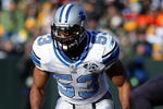 GREEN BAY, WI - DECEMBER 28: Paris Lenon #53 of the Detroit Lions awaits the snap against the Green Bay Packers on December 28, 2008 at Lambeau Field in Green Bay, Wisconsin. The Packers defeated the Lions 31-21. (Photo by Jonathan Daniel/Getty Images)