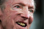 ALAMEDA, CA - JANUARY 23:  Oakland Raiders owner Al Davis speaks during a news conference introducing new Raiders head coach Lane Kiffin on January 23, 2007 in Alameda, California. Kiffin, a 31 year-old offensive coordinator from the University of Southern California, was named as the new head coach to replace Art Shell who was fired after going 2-14 for the season.  (Photo by Justin Sullivan/Getty Images)