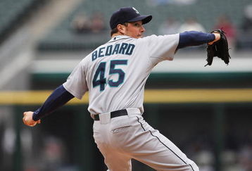 CHICAGO - APRIL 29: Starting pitcher Erik Bedard #45 of the Seattle Mariners delivers the ball against the Chicago White Sox on April 29, 2009 at U.S. Cellular Field in Chicago, Illinois. (Photo by Jonathan Daniel/Getty Images)