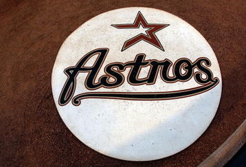 HOUSTON - APRIL 06:  The on-deck circle sits on the field before the Opening Day game between the Chicago Cubs and the Houston Astros on April 6, 2009 at Minute Maid Park in Houston, Texas.  (Photo by Chris Graythen/Getty Images)