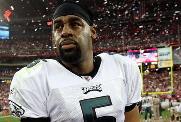 GLENDALE, AZ - JANUARY 18:  Quarterback Donovan McNabb #5 of the Phildelphia Eagles walks off the field after losing to the Arizona Cardinals during the NFC championship game on January 18, 2009 at University of Phoenix Stadium in Glendale, Arizona. The Cardinals defeated the Eagles 32-25 to advance to the Super Bowl.  (Photo by Jed Jacobsohn/Getty Images)