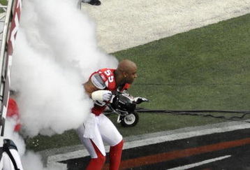 ATLANTA, GA - SEPTEMBER 7: Defensive end John Abraham #55 of the Atlanta Falcons takes the field for play against the Detroit Lions at the Georgia Dome on September 7, 2008 in Atlanta, Georgia.  (Photo by Al Messerschmidt/Getty Images) 