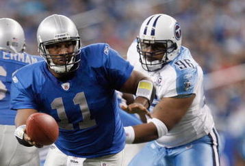 DETROIT , MI - NOVEMBER 27:  Quarterback Daunte Culpepper #11 of the Detroit Lions moves to hand off the ball during the game against the Tennessee Titans on November 27, 2008 at Ford Field in Detroit, Michigan. Tennessee won the game 47-10. (Photo by Gregory Shamus/Getty Images)