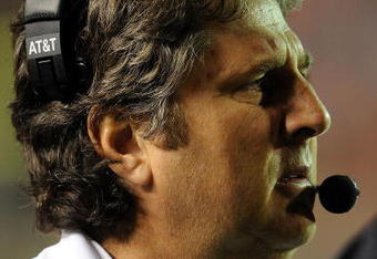 LUBBOCK, TX - NOVEMBER 08:  Head coach Mike Leach of the Texas Tech Red Raiders during play against the Oklahoma State Cowboys at Jones AT&T Stadium on November 8, 2008 in Lubbock, Texas.  (Photo by Ronald Martinez/Getty Images)