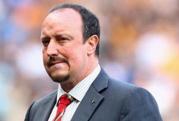 HULL, UNITED KINGDOM - APRIL 25:  Rafael Benitez of Liverpool looks on during the Barclays Premier League match between Hull City and Liverpool at the KC Stadium on April 25, 2009 in Hull, England.  (Photo by Laurence Griffiths/Getty Images)