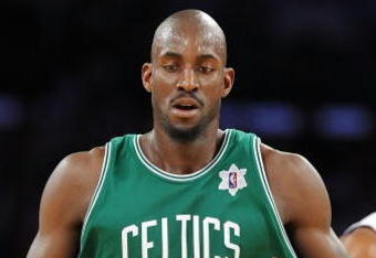 LOS ANGELES, CA - DECEMBER 25:   Kevin Garnett #5 of the Boston Celtics celebrates during the game against the Los Angeles Lakers at Staples Center on December 25, 2008 in Los Angeles, California.  The Lakers defeated the Celtics 92-83.  NOTE TO USER: User expressly acknowledges and agrees that, by downloading and or using this Photograph, user is consenting to the terms and conditions of the Getty Images License Agreement.  (Photo by Lisa Blumenfeld/Getty Images)