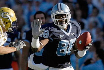 CHAPEL HILL, NC - NOVEMBER 08:  Hakeem Nicks #88 of the North Carolina Tar Heels carries the ball during the game against the Georgia Tech Yellow Jackets at Kenan Stadium on November 8, 2008 in Chapel Hill, North Carolina.  (Photo by Kevin C. Cox/Getty Images)