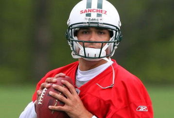 FLORHAM PARK, NJ - MAY 02:  Quarterback Mark Sanchez #6 of the New York Jets throws a pass during minicamp on May 2, 2009 at the Atlantic Health Jets Training Center in Florham Park, New Jersey.  (Photo by Jim McIsaac/Getty Images)